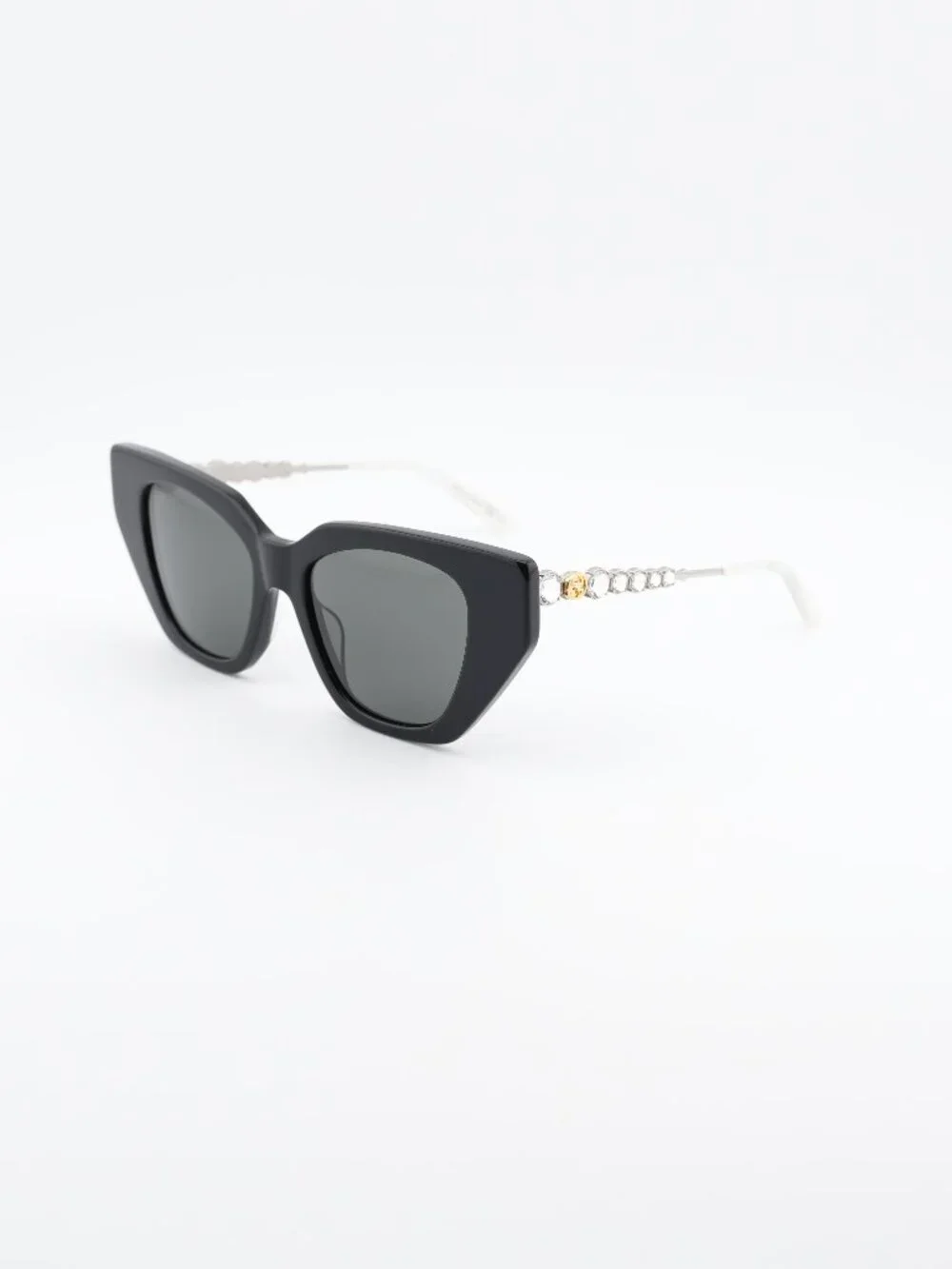 Gucci GG0641S 001Sunglasses Black Cat Eye Frame, Grey Lenses